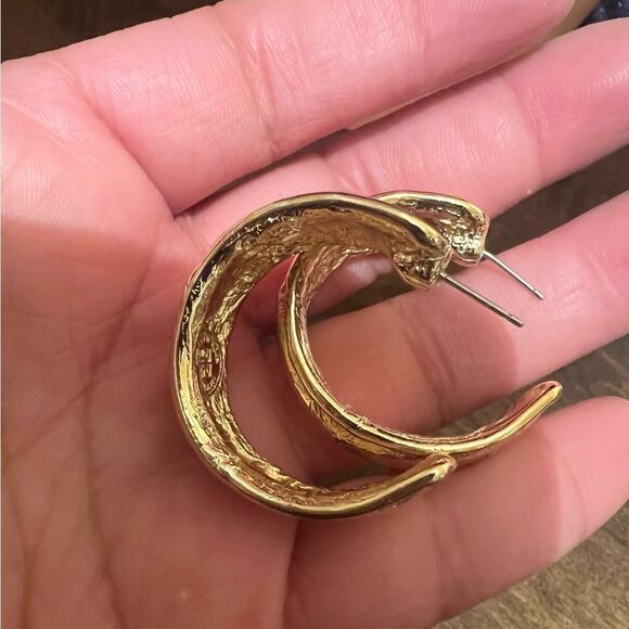 RARE VINTAGE GIVENCHY GOLD HOOPS EARRINGS🦄 - Picture 10 of 15